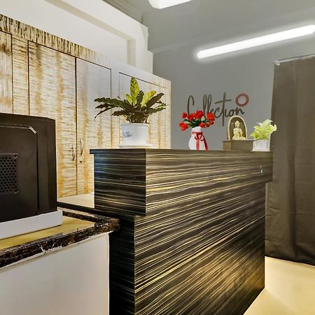 Super Townhouse Rcc Blizz Hotel Kondapur  Eksteriør billede